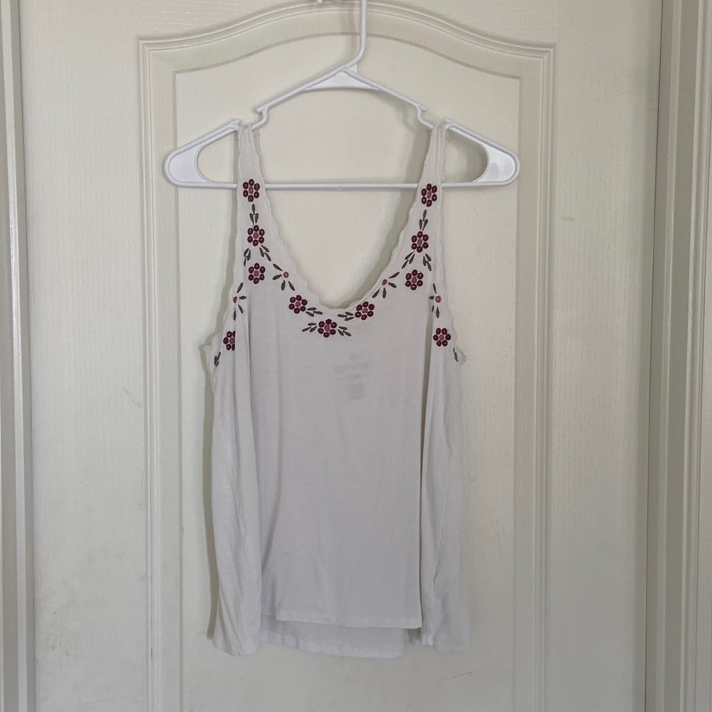 American Eagle Soft and Sexy White tank with floral embroidery